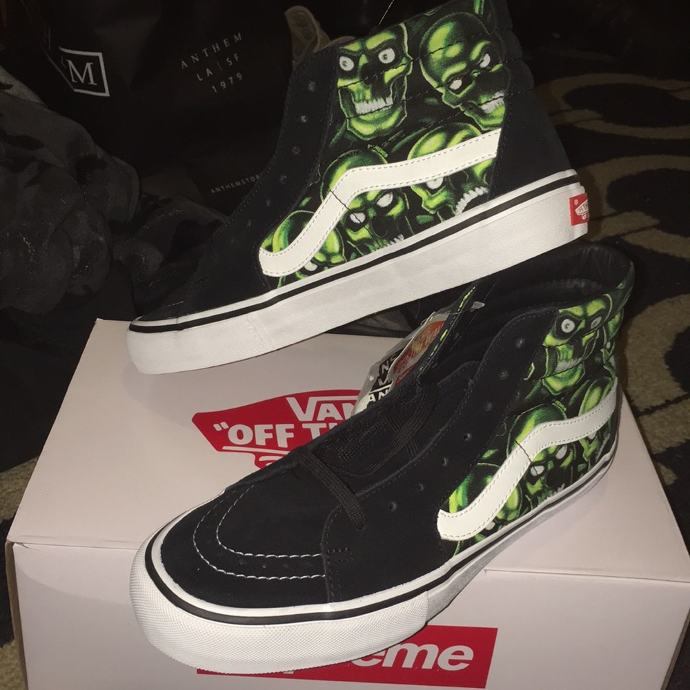 Supreme Skull Pile Sk8-Hi Vans